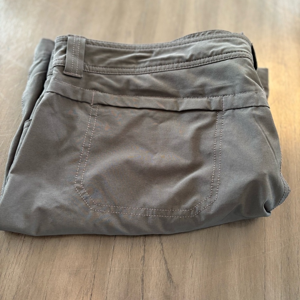 Eddie Bauer Women's Plus Size 18 Gray Skort with lining‎ and pockets. - Picture 4 of 7